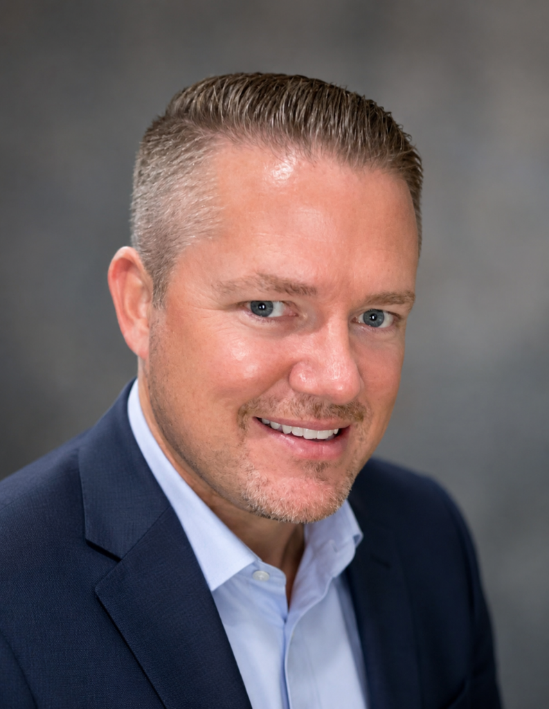 Headshot of Doug McKendry, Director of Strategic Growth at Green Knight Security.